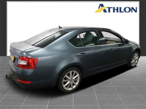 Skoda Octavia - 1.8 TSI Greentech Style Businessline Navigatie, Pdc, Lv, Ecc - 1