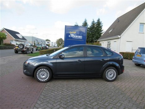 Ford Focus - 2.0 Titanium (Airco, Stoelverwarming, Keyless, Afn.Trekhaak, PDC) - 1