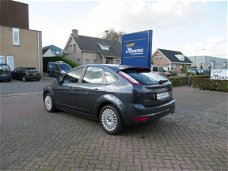 Ford Focus - 2.0 Titanium (Airco, Stoelverwarming, Keyless, Afn.Trekhaak, PDC)