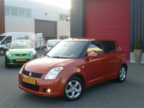 Suzuki Swift - 1.3 Exclusive , 5 Deurs, Airco, Navi, Mooi - 1