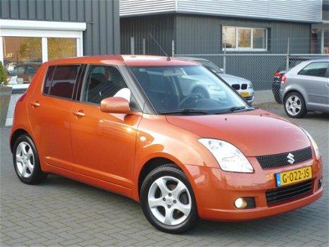 Suzuki Swift - 1.3 Exclusive , 5 Deurs, Airco, Navi, Mooi - 1