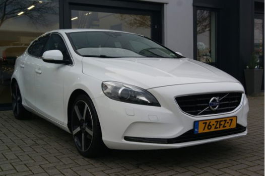 Volvo V40 - 1.6 D2 Summum + LEER + NAVI + XENON + CAMERA - 1