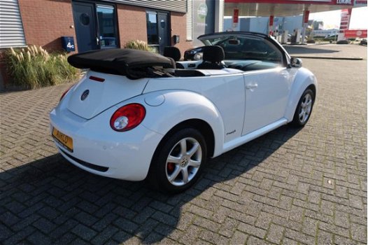 Volkswagen New Beetle Cabriolet - 1.6 Highline Freestyle Airco Sportvelgen 16 inch Cabrio elektrisch - 1