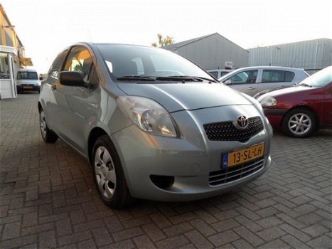 Toyota Yaris - 1.3 VVTi Terra NETTE AUTO - 1