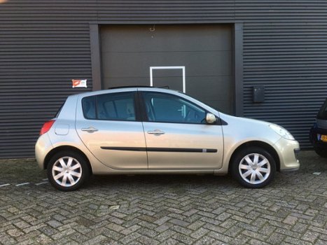 Renault Clio - 1.6 16V Excep - 1