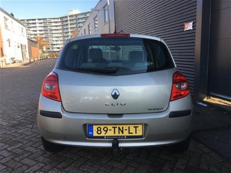 Renault Clio - 1.6 16V Excep - 1