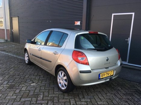 Renault Clio - 1.6 16V Excep - 1