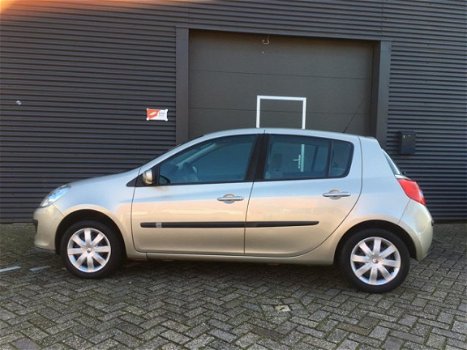 Renault Clio - 1.6 16V Excep - 1