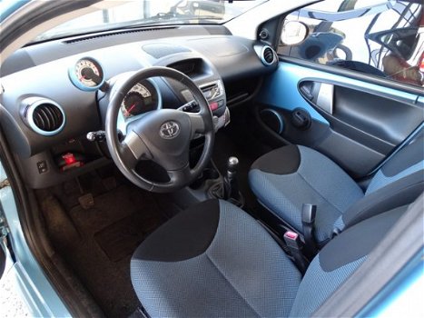Toyota Aygo - 1.0 VVT-i Dynamic Blue Airco , LM , Dealer onderhouden - 1