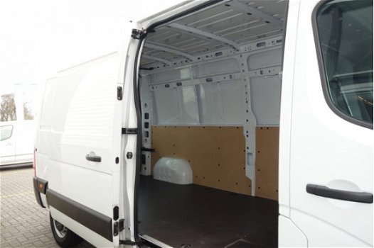 Renault Master - T35 2.3 dCi L3H2 / lease € 231 / airco / cruise / navi / bijrijdersbank / pdc achte - 1