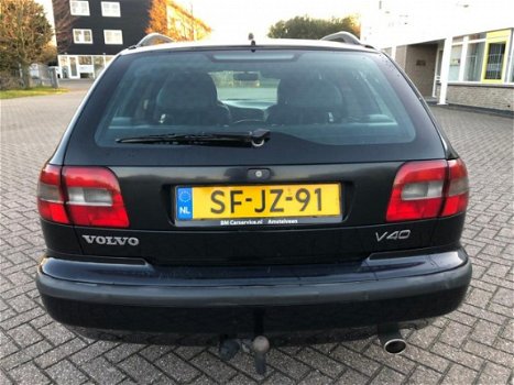 Volvo V40 - 1.8 Luxury - 1