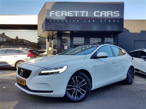 Volvo V40 - 2.0 D2 MOMENTUM+ PANODAK LED 6VERSN LMV PDC SL.105d.KM - 1