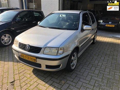 Volkswagen Polo - 1.4-16V Trendline NETTE AUTO//SET WINTERBANDEN+VELGEN//RIJD SCHAKELD GOED - 1