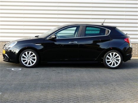 Alfa Romeo Giulietta - 1.6 JTDm Distinctive Leer, Navi, Klima - 1