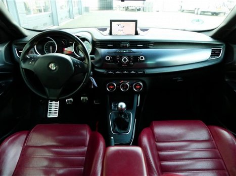 Alfa Romeo Giulietta - 1.6 JTDm Distinctive Leer, Navi, Klima - 1