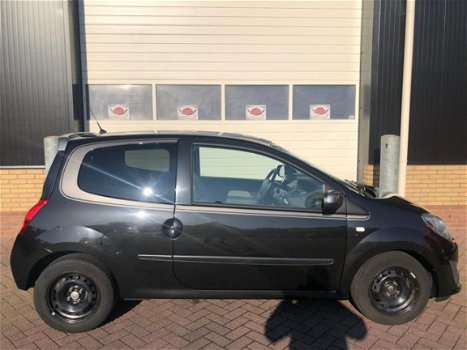 Renault Twingo - 1.5 dCi Collection distributieriem vervangen bij 149523/dealer onderhouden - 1