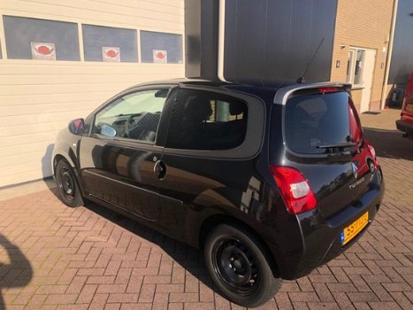 Renault Twingo - 1.5 dCi Collection distributieriem vervangen bij 149523/dealer onderhouden - 1