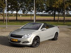 Opel Astra TwinTop - 1.8 Temptation Volledig dealer onderhouden / Clima control / Leder / Windschot