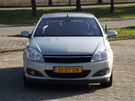 Opel Astra TwinTop - 1.8 Temptation Volledig dealer onderhouden / Clima control / Leder / Windschot - 1