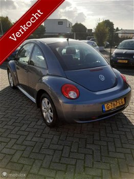 Volkswagen New Beetle - 1.6 Trendline - 1