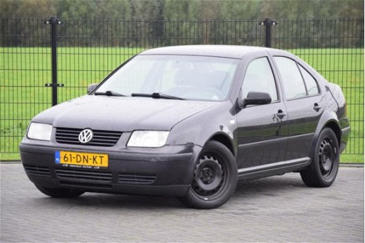 Volkswagen Bora - 1.9 TDI Trendline 1999 Airco - 1