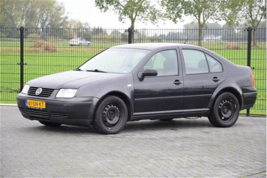 Volkswagen Bora - 1.9 TDI Trendline 1999 Airco - 1