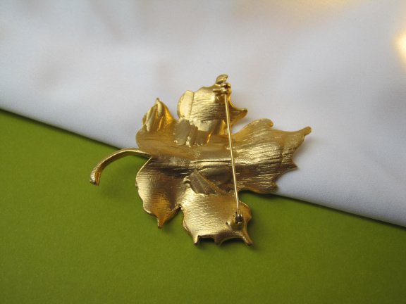 Broche goudkleurig emaille herfst tinten Esdoorn blad 6.6x5.3 cm. - Afbeelding 3
