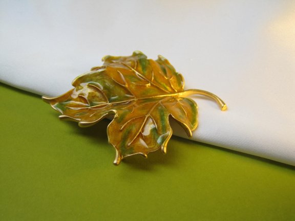 Broche goudkleurig emaille herfst tinten Esdoorn blad 6.6x5.3 cm. - Afbeelding 6