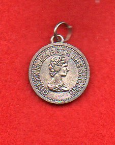 Z033 Medaille Queen Elizabeth the Second / achterop Engel