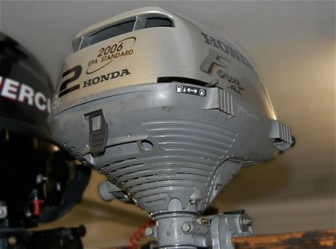 Honda BF2 - 1