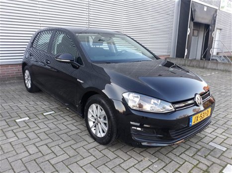 Volkswagen Golf - 1.0TSi 116pk 1 op 23 Edition RIJKLAAR airconditioning, full map navigatie, lichtme - 1