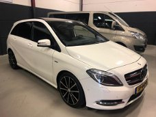 Mercedes-Benz B-klasse - 200 Ambition Full Option Leder Navi Panoramadak Xenon