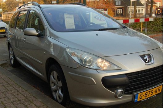 Peugeot 307 SW - 2.0-16V Premium - 1