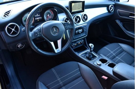 Mercedes-Benz CLA-Klasse - 200 Ambition Urban Navigatie/Camera/Xenon - 1