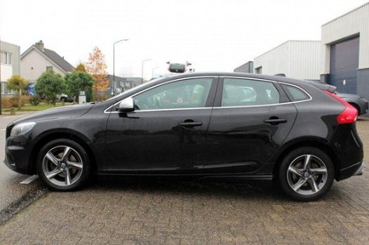 Volvo V40 - 2.0 D2 R-Design + Skirts+ Xenon + Leder + Navi + Ecc + Pdc - 1