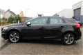 Volvo V40 - 2.0 D2 R-Design + Skirts+ Xenon + Leder + Navi + Ecc + Pdc - 1 - Thumbnail