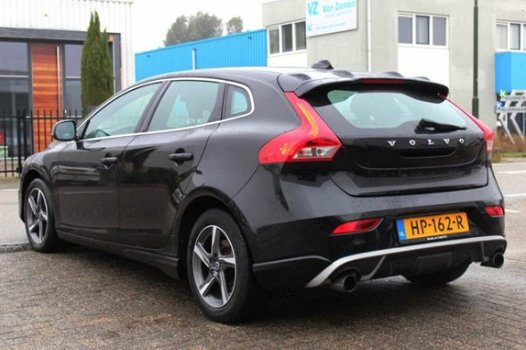 Volvo V40 - 2.0 D2 R-Design + Skirts+ Xenon + Leder + Navi + Ecc + Pdc - 1