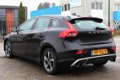 Volvo V40 - 2.0 D2 R-Design + Skirts+ Xenon + Leder + Navi + Ecc + Pdc - 1 - Thumbnail