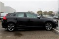 Volvo V40 - 2.0 D2 R-Design + Skirts+ Xenon + Leder + Navi + Ecc + Pdc - 1 - Thumbnail