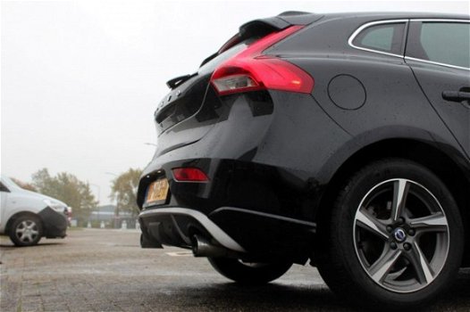 Volvo V40 - 2.0 D2 R-Design + Skirts+ Xenon + Leder + Navi + Ecc + Pdc - 1