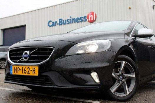 Volvo V40 - 2.0 D2 R-Design + Skirts+ Xenon + Leder + Navi + Ecc + Pdc - 1