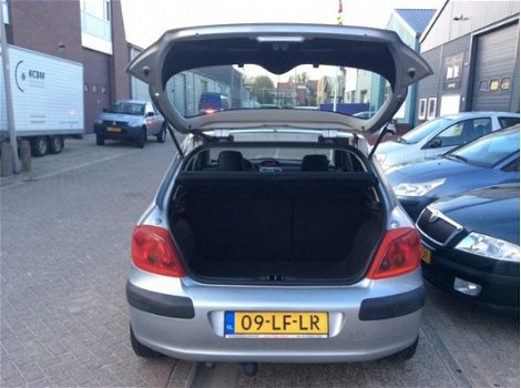 Peugeot 307 - 2.0 16V Automaat Leder 118.589km APK 2021 - 1