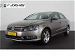 Volkswagen Passat - 1.6 TDI HIGHLINE EXECUTIVE EDITION | Navi | Cruise | Trekhaak | - 1 - Thumbnail