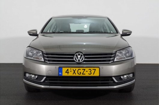 Volkswagen Passat - 1.6 TDI HIGHLINE EXECUTIVE EDITION | Navi | Cruise | Trekhaak | - 1