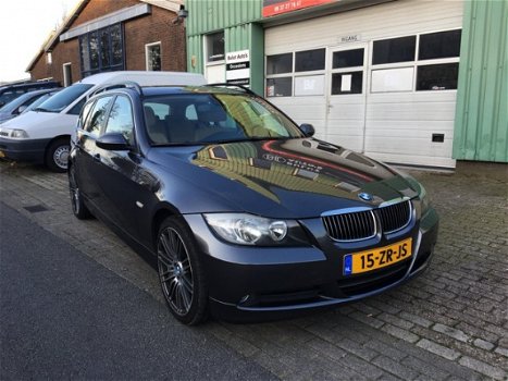 BMW 3-serie Touring - 325d Business Line NAVI* LEDER* N.A.P - 1