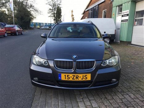 BMW 3-serie Touring - 325d Business Line NAVI* LEDER* N.A.P - 1