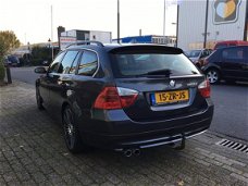 BMW 3-serie Touring - 325d Business Line NAVI* LEDER* N.A.P