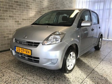 Daihatsu Sirion - 2 1.3 Automaat Comfort / El-ramen/Radio CD/Trekhaak - 1