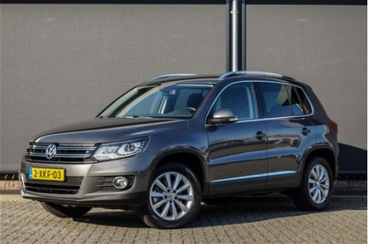 Volkswagen Tiguan - SportenStyle 180Pk DSG7 4Motion 2.0Tsi - Xenon/Navi/Trekh/PDC - 1