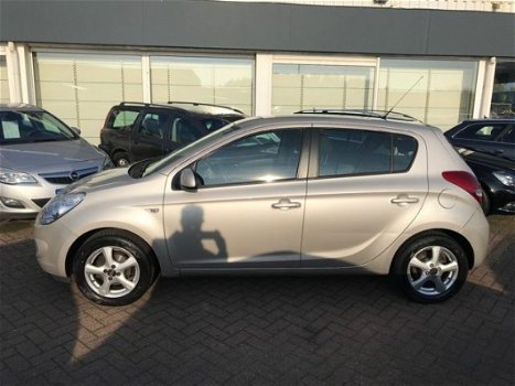 Hyundai i20 - 1.25 DynamicVersion Airco El.ramen CV 85.766km - 1